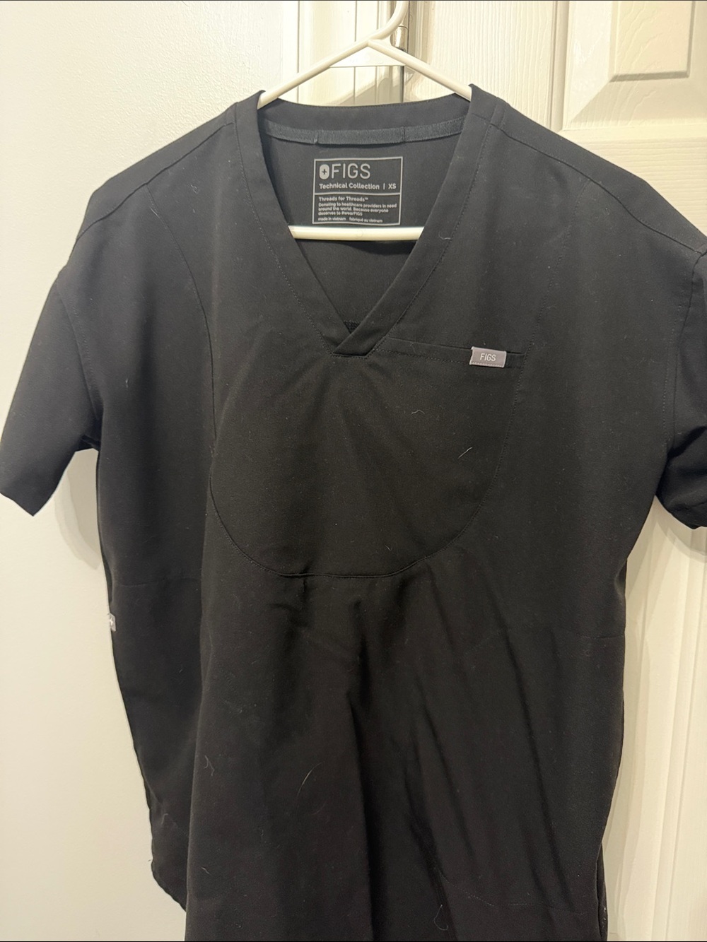 Figs Black V‑Neck Short Sleeve Scrub Top